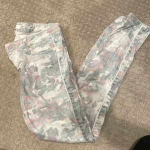 Camo/splatter print jeans